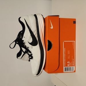 Nike Flyknit Lunar